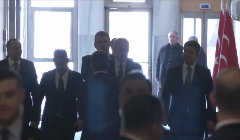 TBMM Başkanı Kurtulmuş, süreç Komisyonu’na katılan siyasi parti gruplarını ziyaret ediyor… Özgür Özel: “Elimizden gelen katkıyı yapmaya devam edeceğiz”