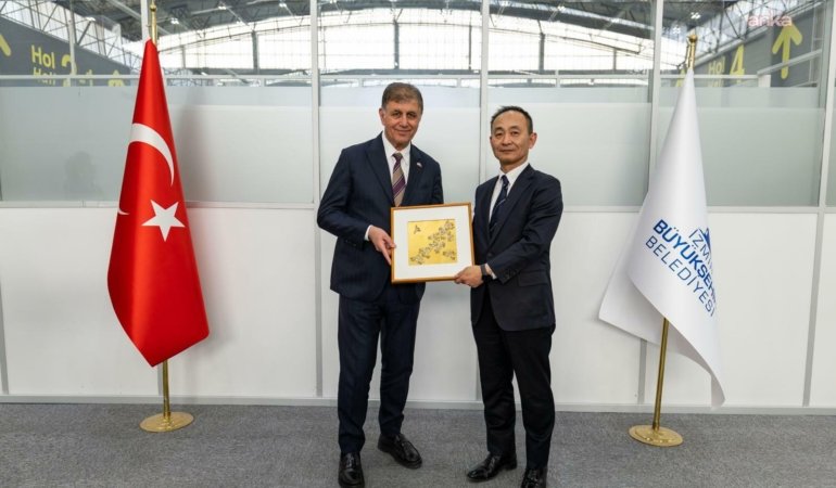 Japonya’nın İstanbul Başkonsolosu Ryoji, İzmir Büyükşehir Belediye Başkanı Tugay’ı ziyaret etti