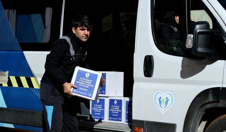 Merkezefendi Belediyesi, gıda kolisi desteğini bu yıl da sürdürüyor