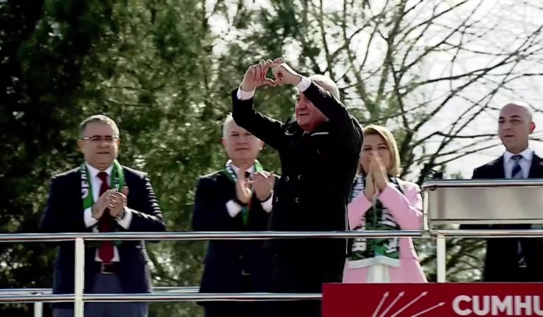 CHP’nin “Millet İradesine Sahip Çıkıyor” mitingi Kocaeli’de… Ekrem İmamoğlu: “Benim ve arkadaşlarım için hangi siyasi projenin, hangi koltuk hesabının gereği yerine getiriliyor?”