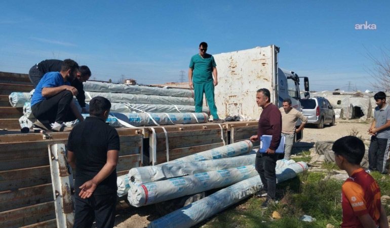 Antalya Büyükşehir Belediyesi’nden ilçelerde üreticiye sera naylonu desteği