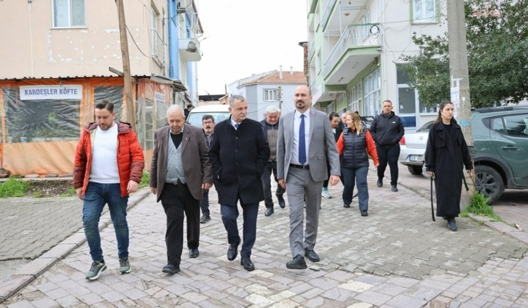 Yunusemre Belediye Başkanı Balaban, Üçpınar Mahallesi’nde saha incelemesi yaptı