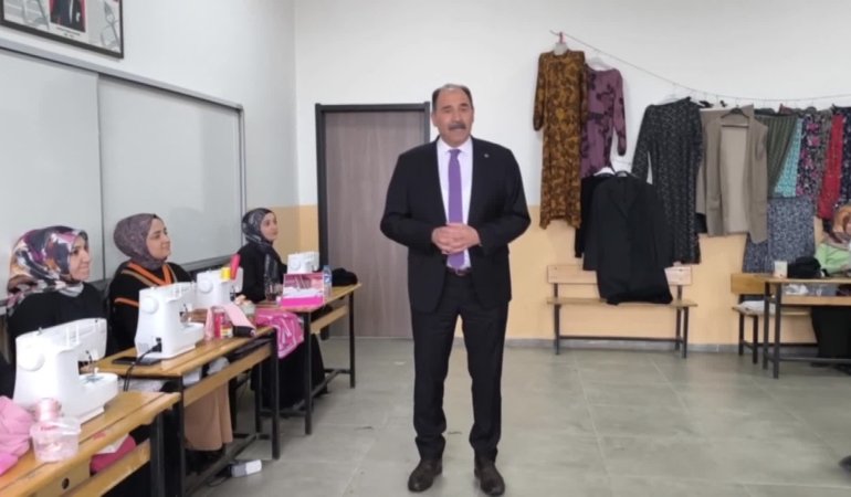 Iğdır’da kadınlar dikiş kursuyla hem öğreniyor hem kazanıyor