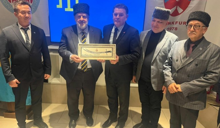 Kırım Tatar Milli Meclisi Başkanı Çubarov, Neuss’taki iftarda Kırım Tatarlarının mücadelesini anlattı