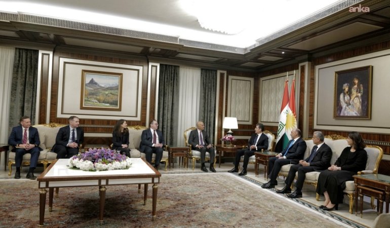 IKBY Başkanı Barzani, ABD’nin Suriye Özel Temsilcisi Barrack ile görüştü