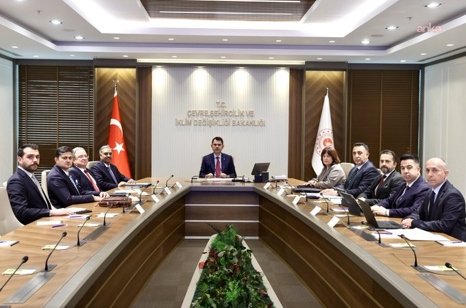 Bakan Kurum, Gelişen ülkeler D-8 Teşkilatı Genel Sekreteri Mahmoud ile görüştü