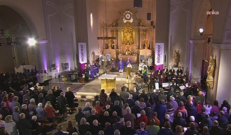 Almanya’da kiliseler, Paskalya öncesi 40 günlük oruç ve düşünce dönemini başlattı