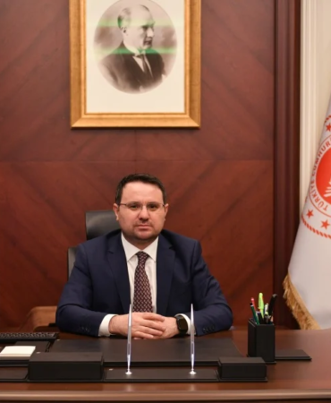 c318027aa2caab1216ff1bf15549cd1f