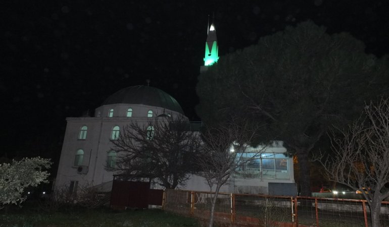Burhaniye’de akşam ezanı üç dakika erken okundu, açıklamalar kafaları karıştırdı