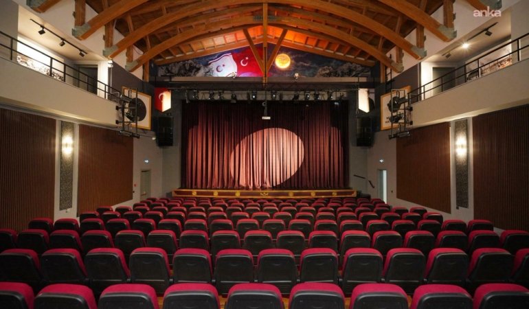 Ayvalık Belediyesi Rauf Denktaş Kültür Merkezi kapılarını açıyor