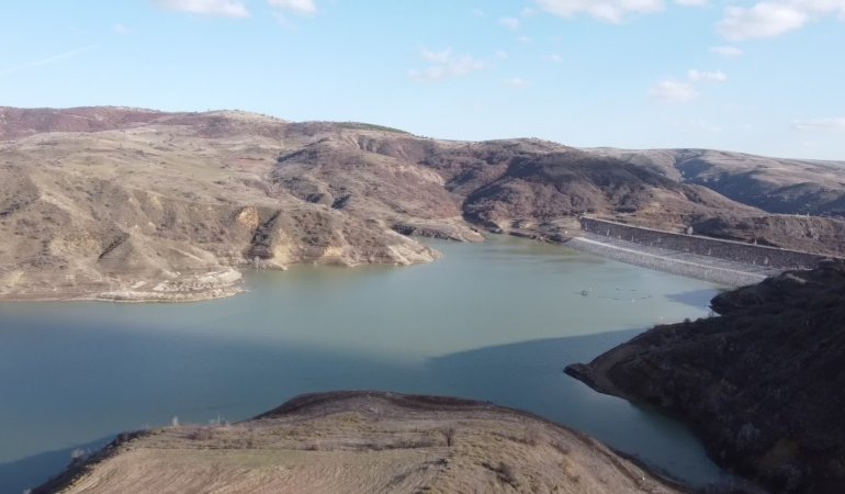 Yozgat’ta yağışlar baraj ve göletlerdeki suyu artırdı ancak Belediye Başkanı Arslan biraz daha tasarruf istedi