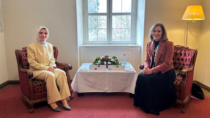 Aile ve Sosyal Hizmetler Bakanı Göktaş, ABD Kadın Sağlığı Enstitüsü Başkanı Huber ile görüştü