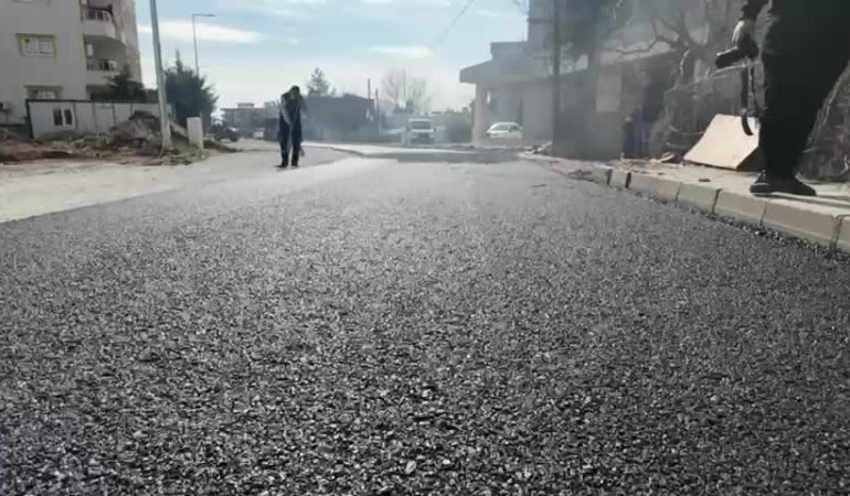 Adıyaman Belediyesi Fen İşleri Müdürlüğü’nden kent genelinde yol mesaisi